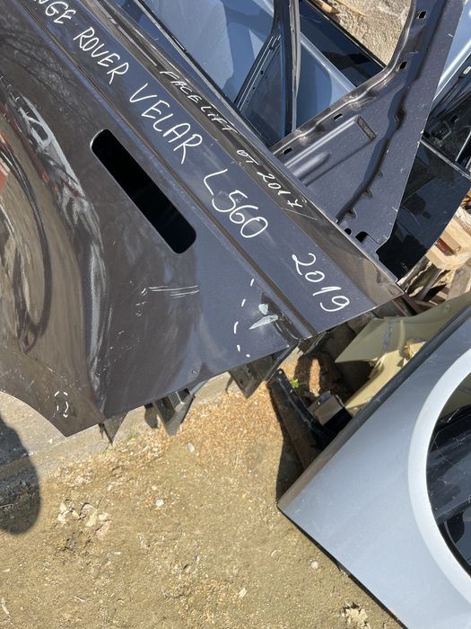 Range Rover Velar L560 facelift 2019 J8A220255AA задна лява врата