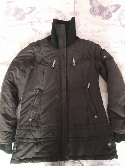 Дамско черно яке от плат