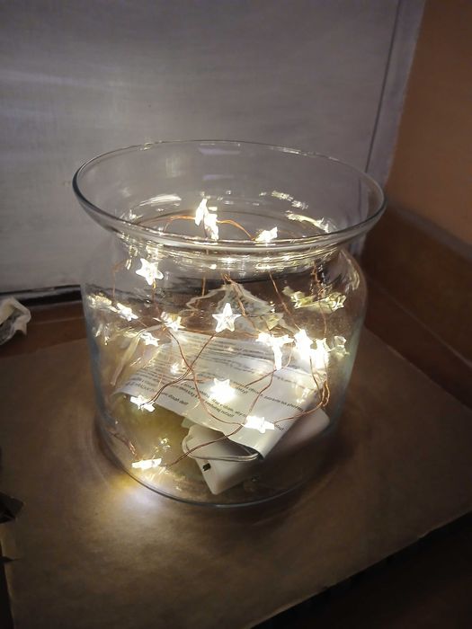 instalatie de lumini cu stelute in vas