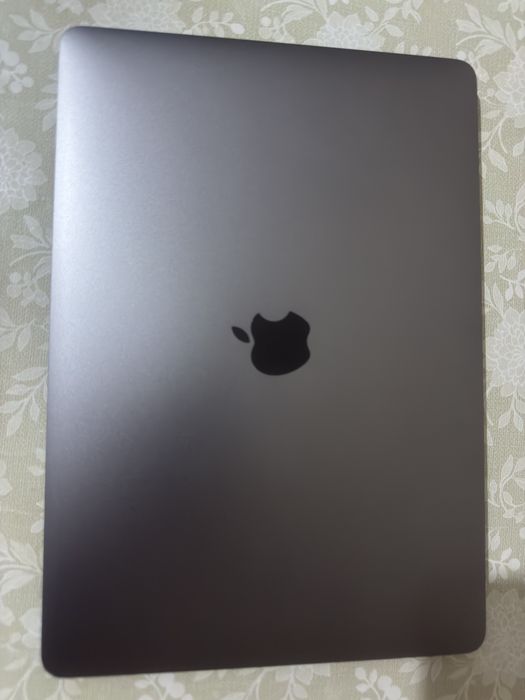 Macbook pro 13 M2 8/512Gb