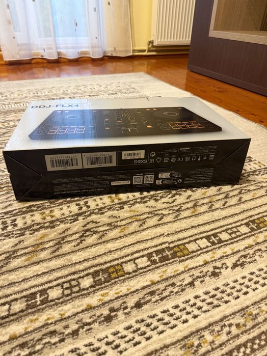 DJ Pioneer DDJ FLX4 în cutia originală