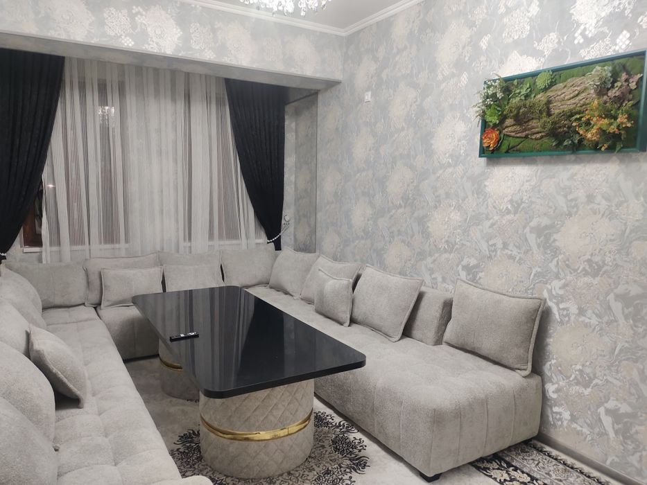 Rasmlari real.  Navoi shaxrida 3 xonalik kunlik lyuks kvartira.