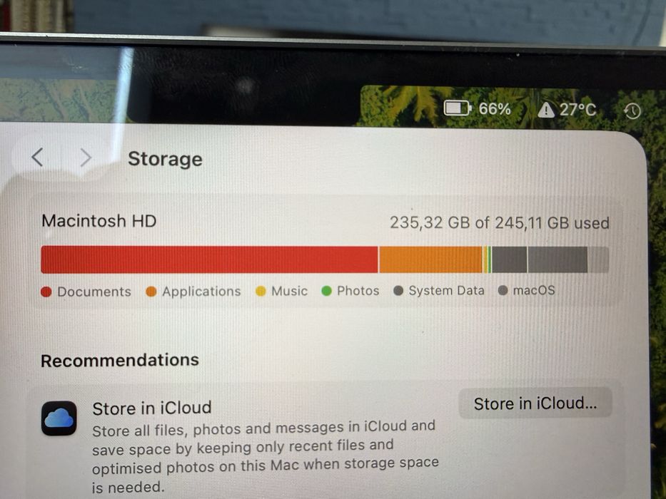 vand macbook air M2 ca nou