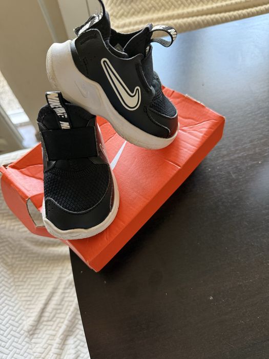 Маратонки nike черни