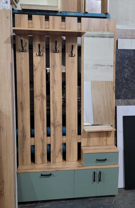 Продам прихожую. Новую.