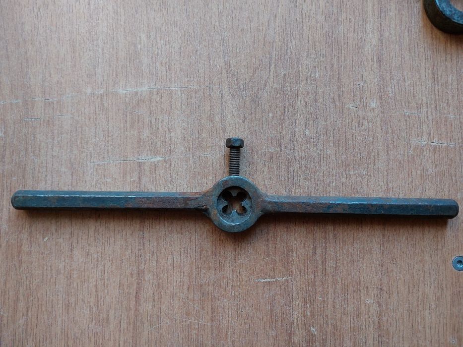 Продам ключи разные.