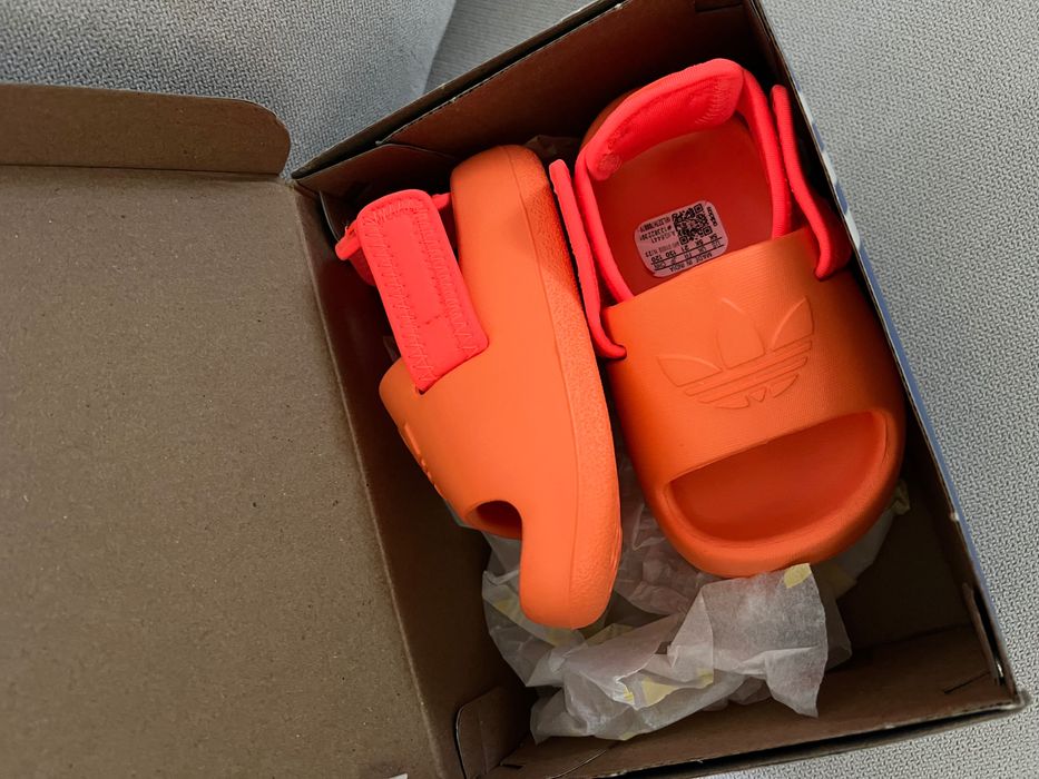 Сандали Adidas за бебе