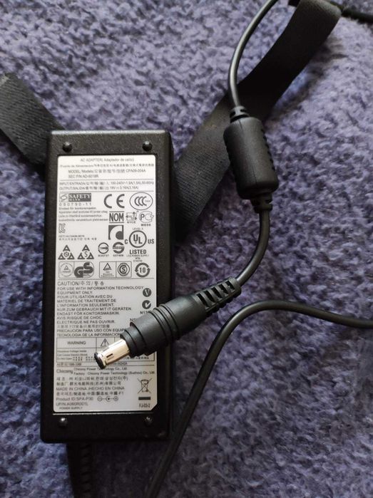 Incarcatoare laptop, diferite marci