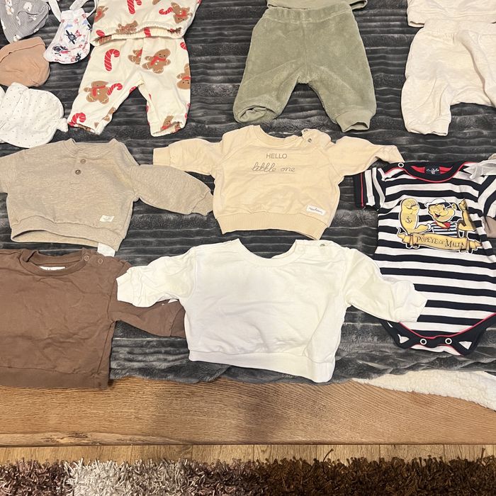 Hainute baiat marime 56/62,se vinde ce este in imagini