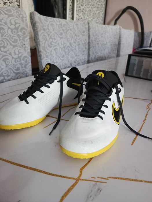 Nike Tiempo (сороконожки/футзалки)