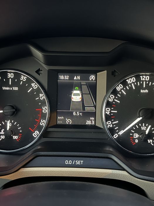 Skoda octavia 2.0 DSG parkassist 360 canton keyless columbus