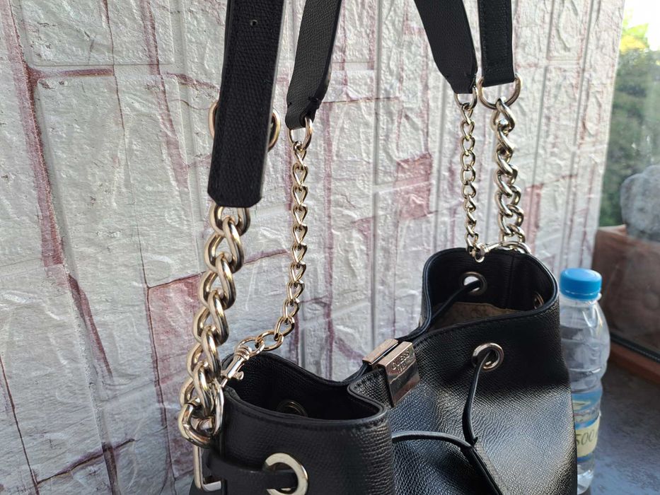 дамска чанта GUESS,черна чанта,гес