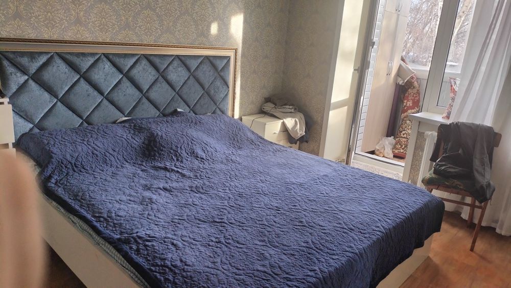 продам  кровать с матрасом