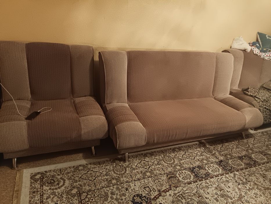 Диван и два кресла