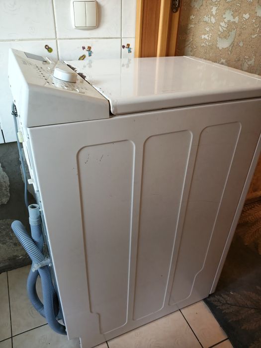 . Стиральная машина Hotpoint ariston