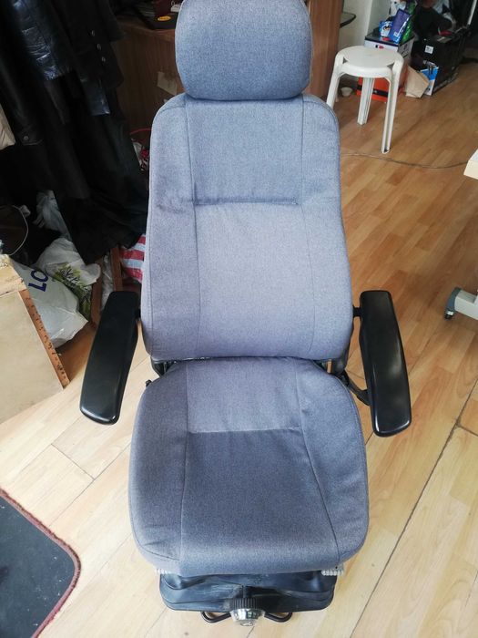 Боядисване на дивани и автосалони от естествена кожа.