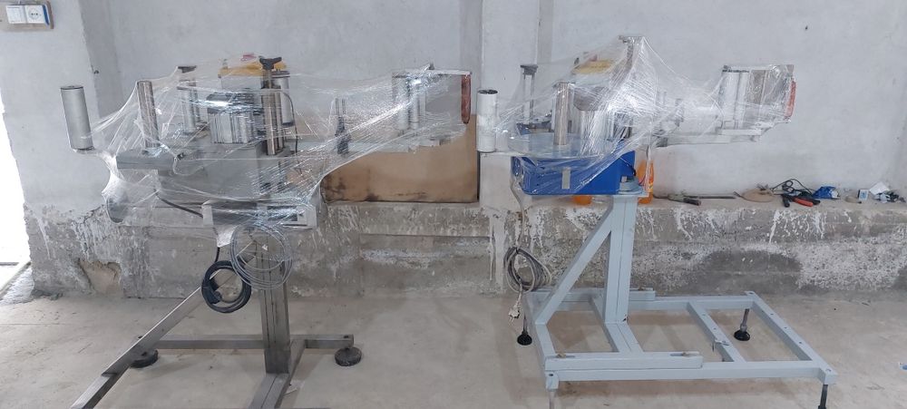 Самаклейка этикетировщик Италия