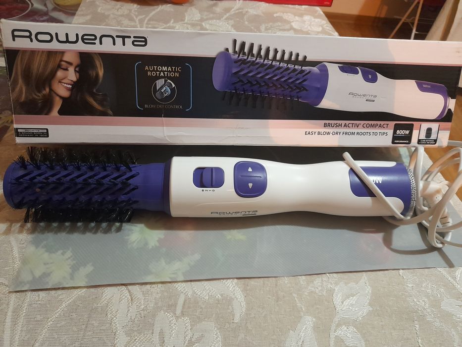 ROWENTA Маша с горещ въздух и въртяща се глава за оформяне на прическа