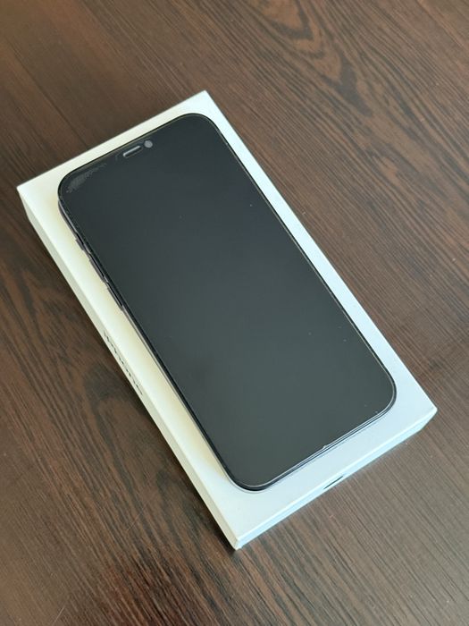Телефони Apple iPhone 12 256GB – Black / Blue – Перфектно състояние