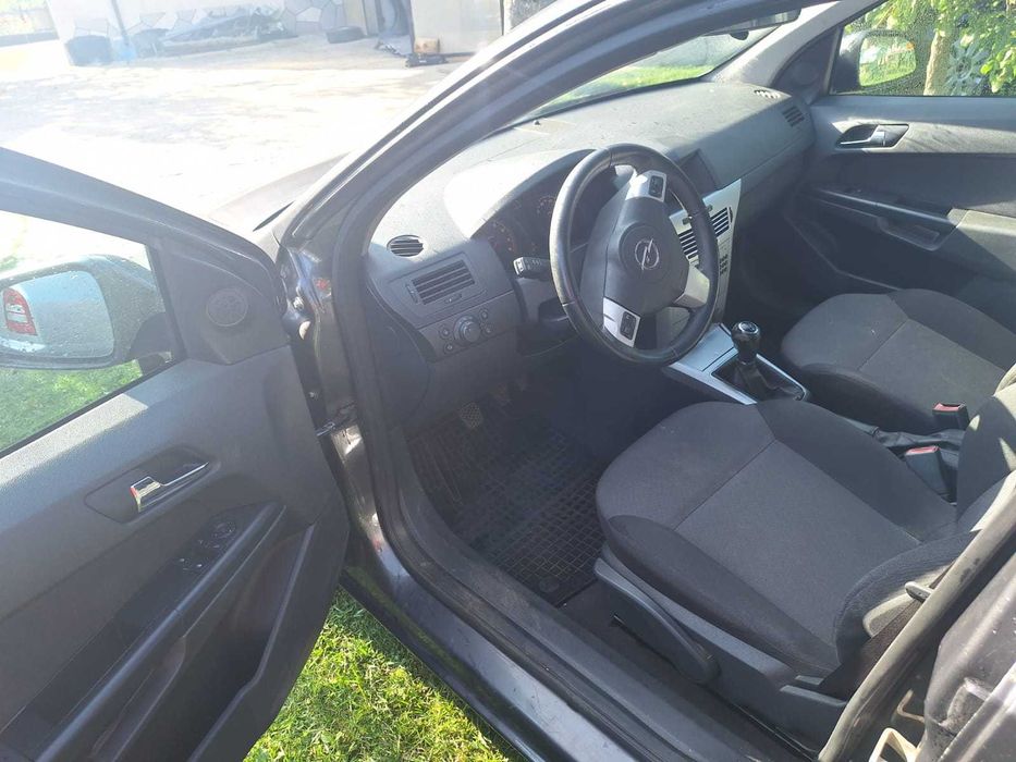 Opel Astra 2012 1.6 Usor Avariat