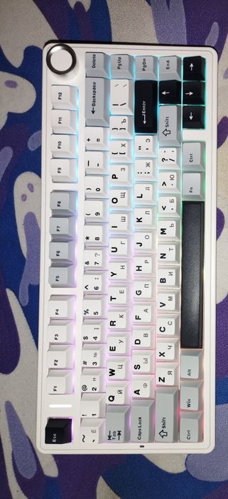 Продам клавиатуру aula f75