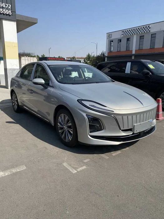 hongqi e-qm5 610km