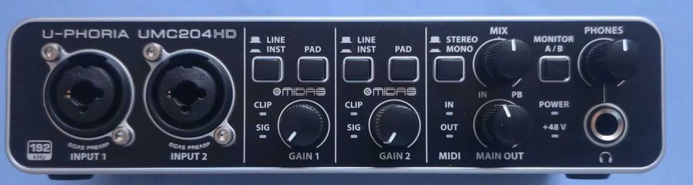 Студийна звукова карта Behringer U-Phoria UMC202HD