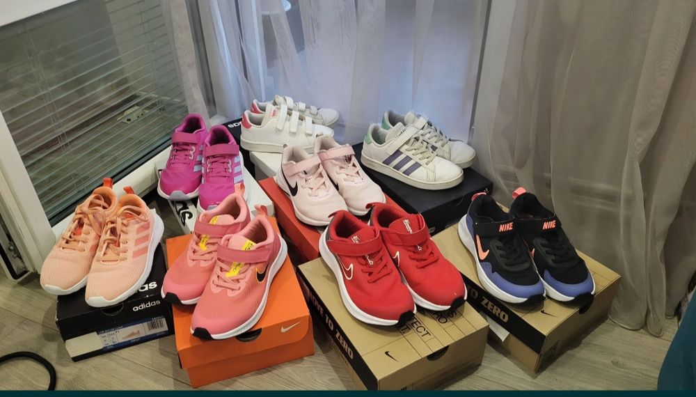 Продавам момичешки кецове