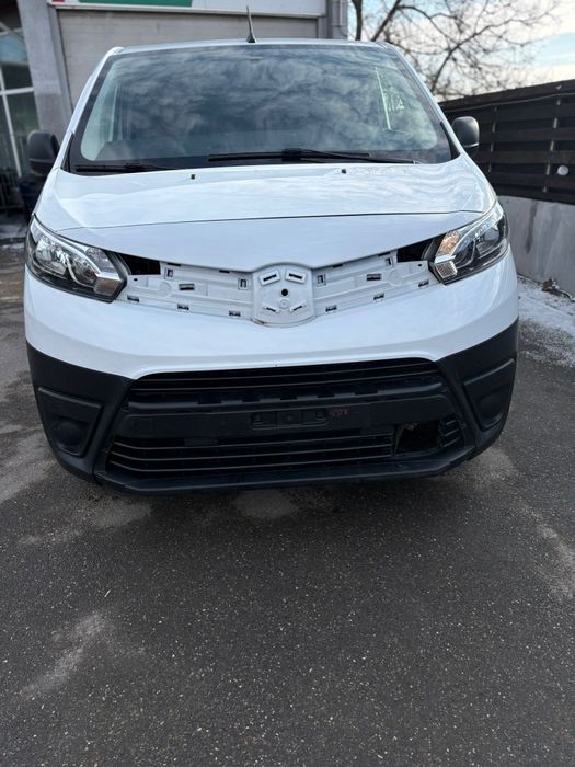 Toyota Proace usor avariat
