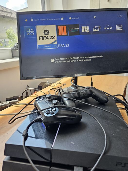 PlayStation  4 cu  2 manete si joc FIFA