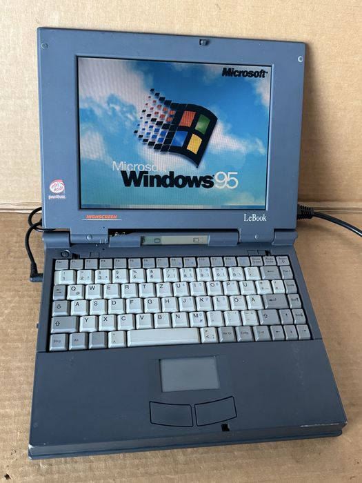 Рядък ретро лаптоп LeBook LP586-ADA , Windows 95