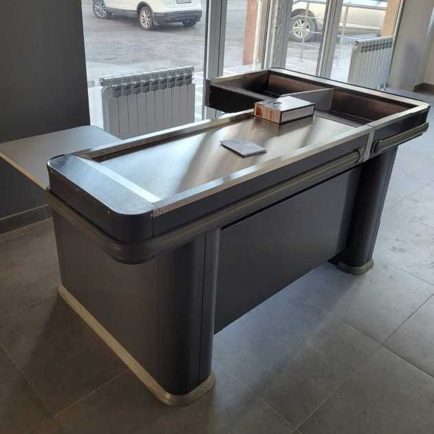 Стеллаж прилавки полки витрины