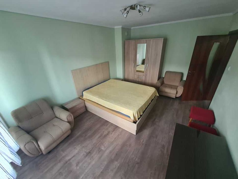 Дава се под наем Двустаен апартамент в Бургас, Славейков - 65 кв.м за 357 € - Снимка #2