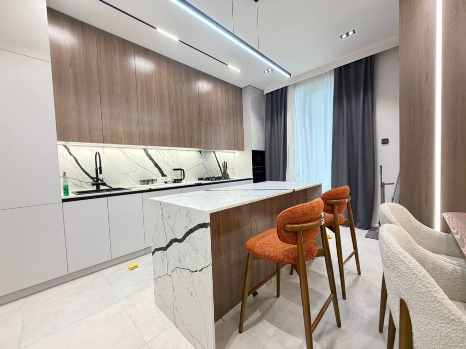 ЖК ИНФИНИТИ 4/7/14 евролюкс 131м2 вид во двор Садык Азимова