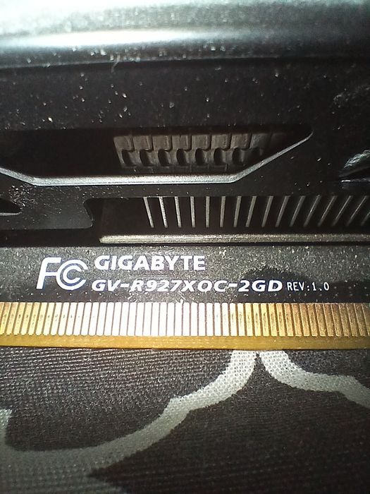 Продам Gigabyte Radeon R9 270X OC 2GD