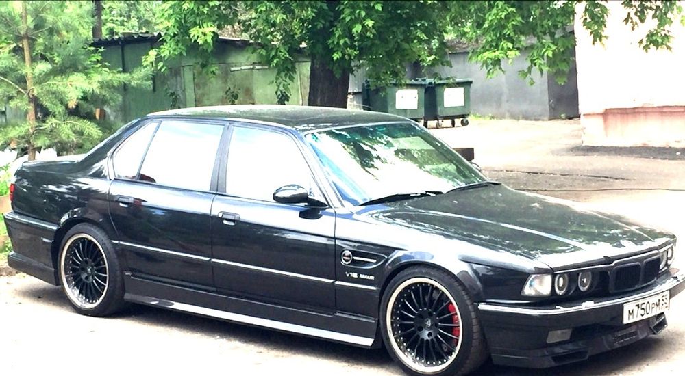 На BMW E32  750 Руливая колонка