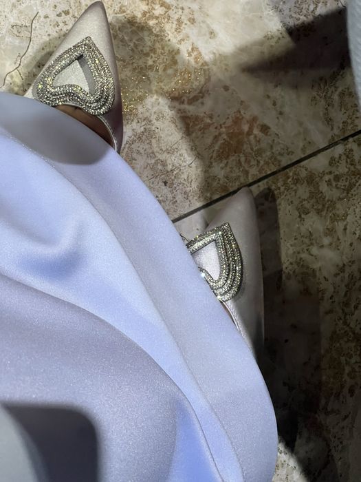 Vecherniy ko’ylaklar sotiladi