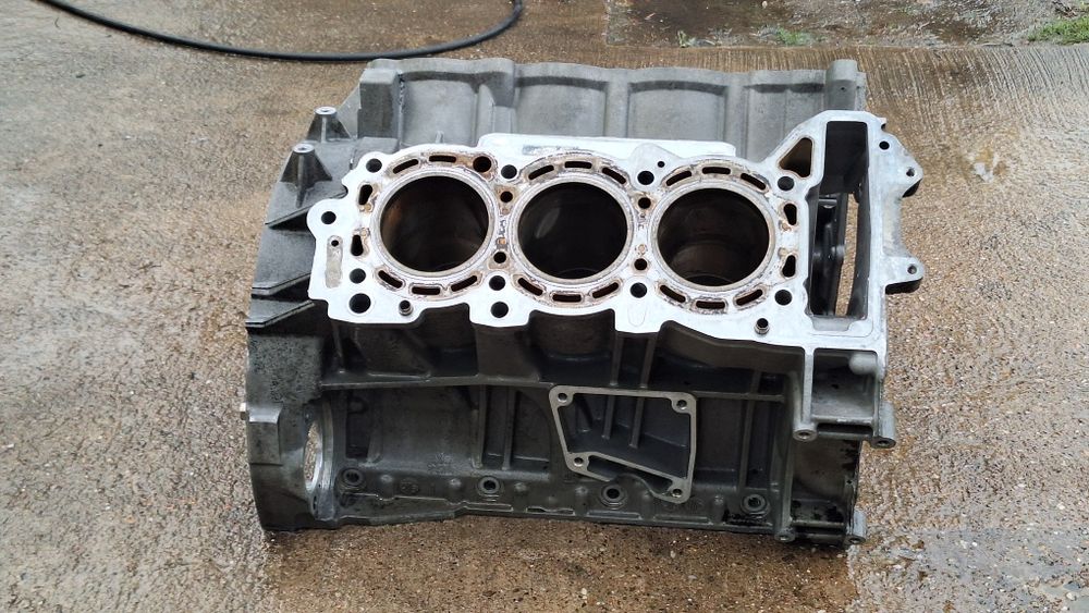 Блок за двигател 320CDI om642.920