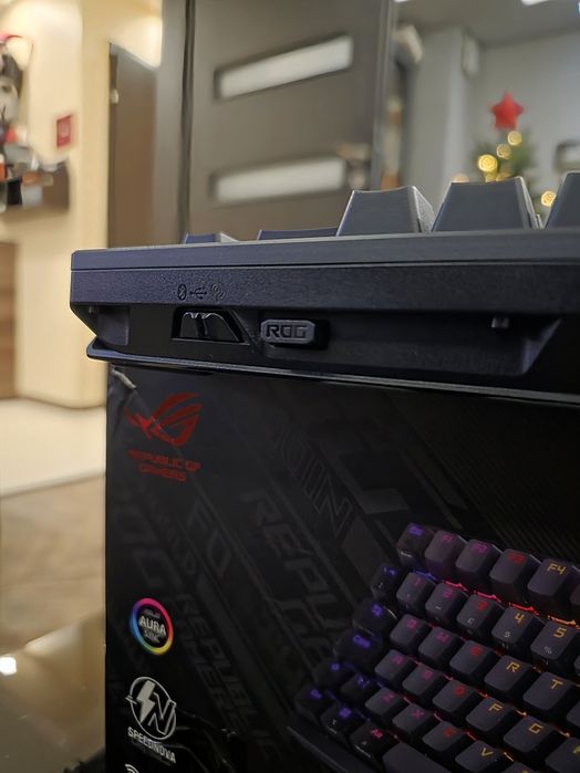 ASUS ROG AZOTH  геймърска wireless, bluethooth  клавиатура