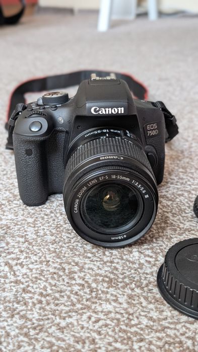 Aparat foto Canon EOS 750D + obiectiv 18-55mm III - stare perfectă
