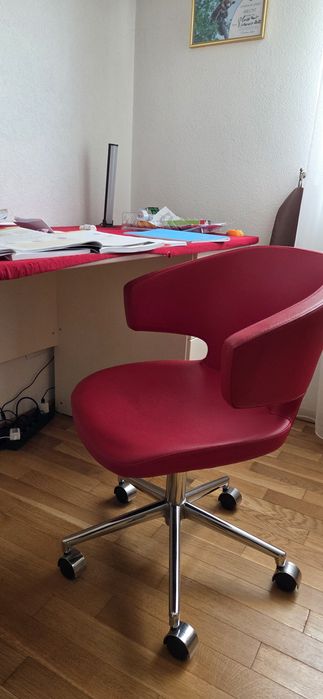 Scaun birou roșu, piele
