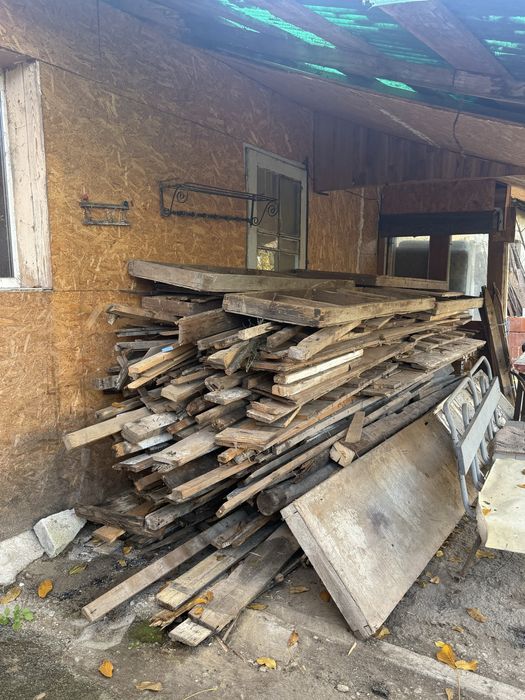 Lemne pentru foc din demolari