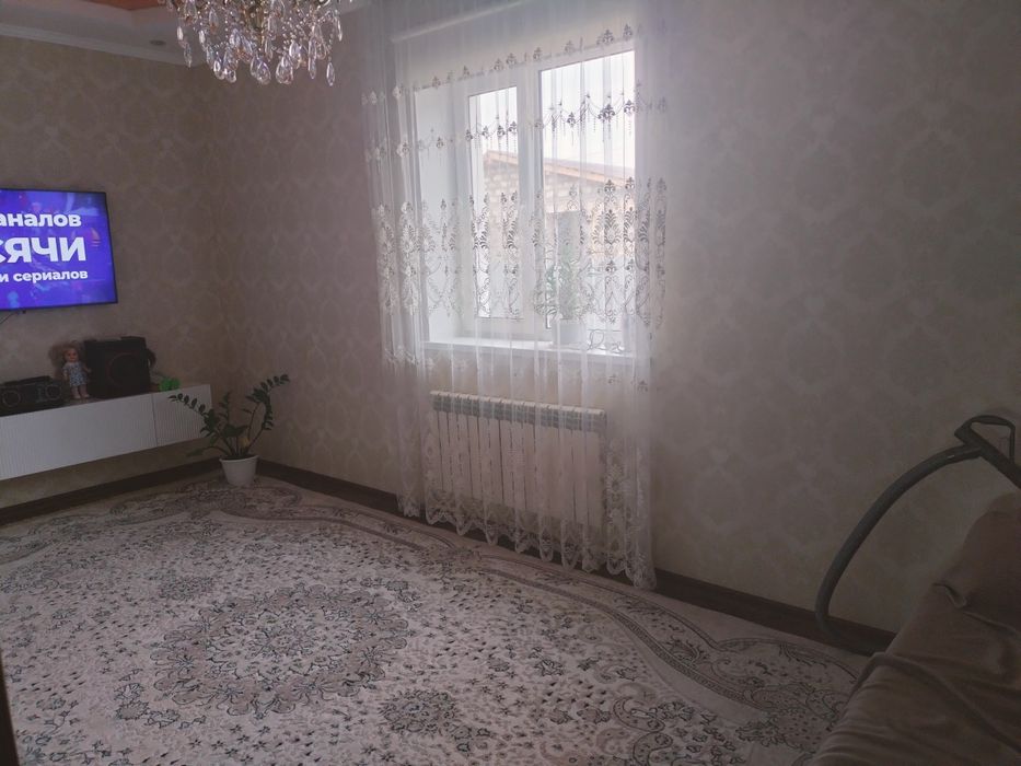 Продам дом  район гипермаркет Дина