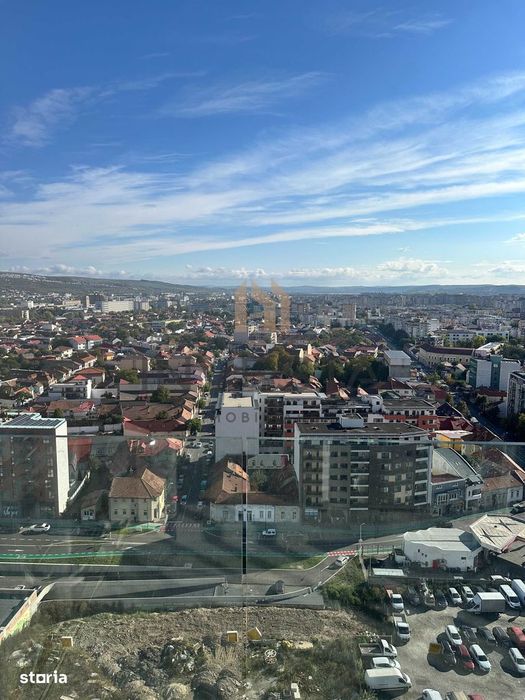Apartament 2 camere, etaj intermediar, parcare, bloc nou, zona Centru!