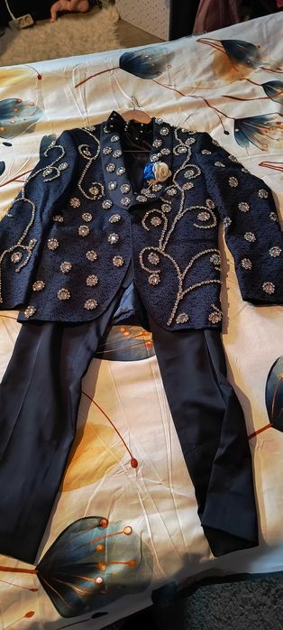 vând costum mire făcut pe comanda.marime S.sacou.vesta pantaloni.papio