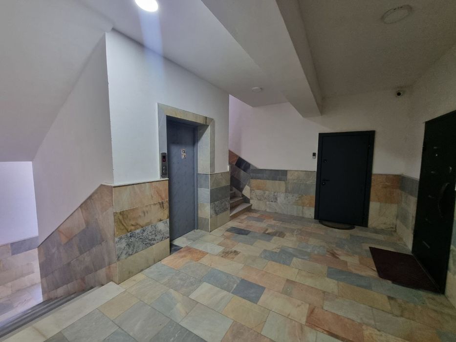 Kvartira sotiladi Sebzor novastroyka Rivera makro oldida 131.4 kvadrat