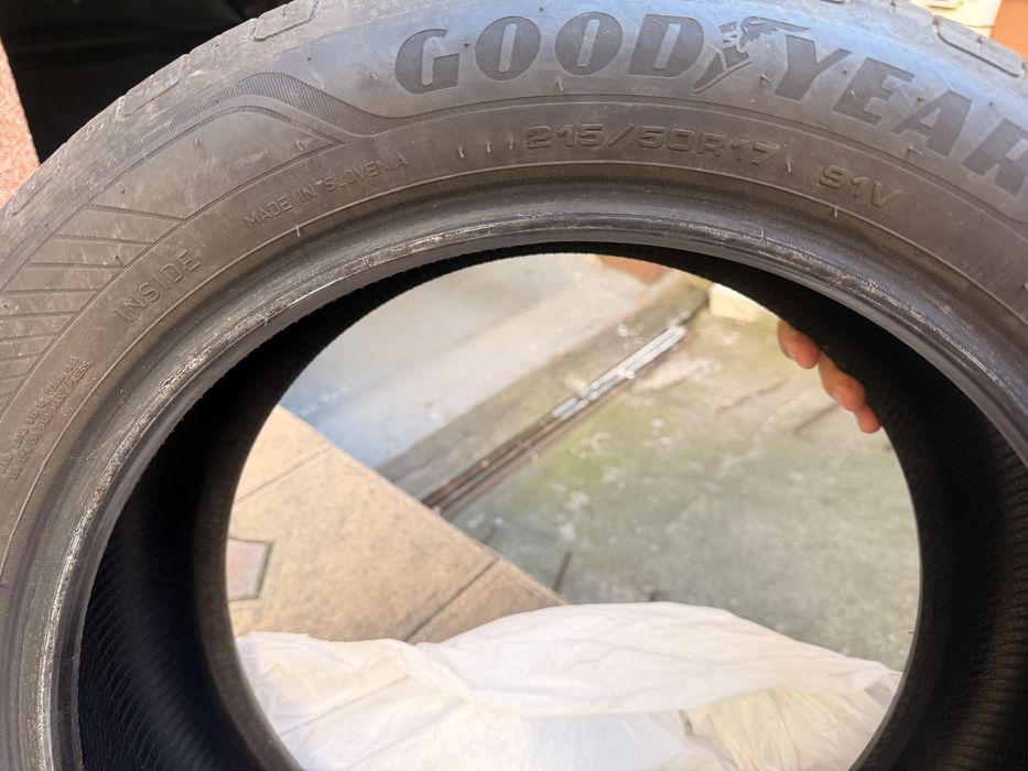 Goodyear 215/50 R17 91V vara