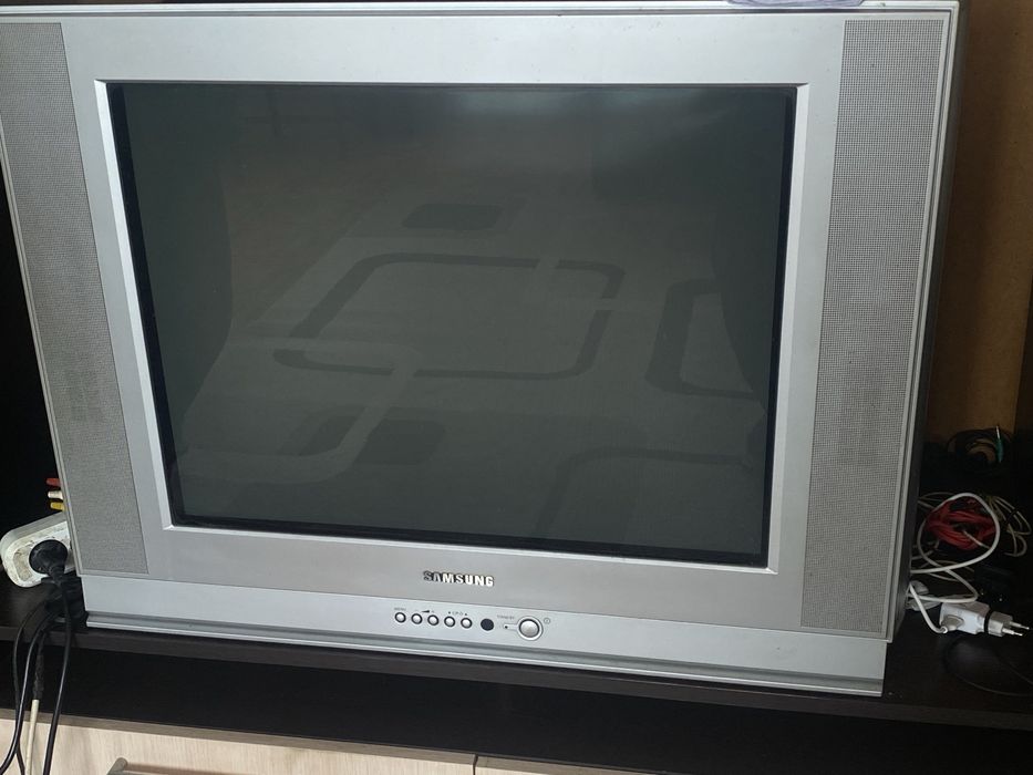 Телевизор не плоский