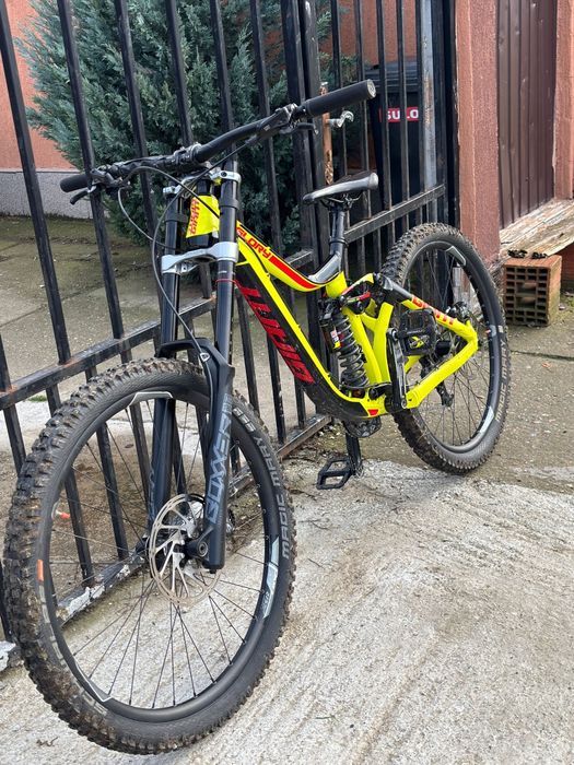 Bicicletă full suspension Giant