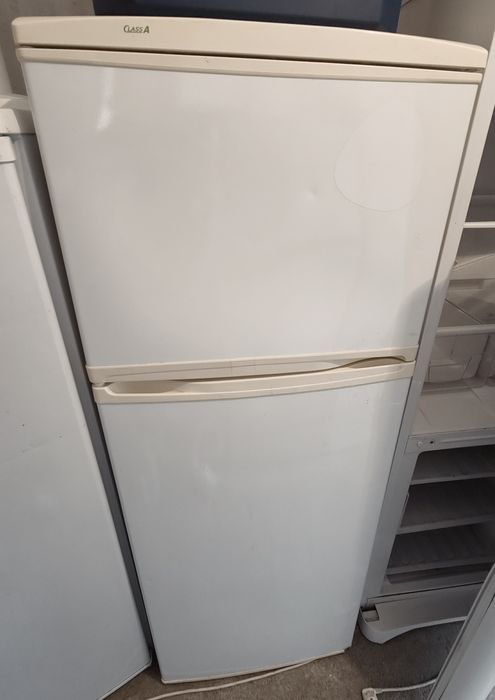 Продам 2х камерный холодильник